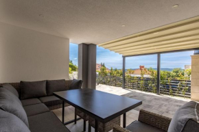 Spacious Pool Apartment Crikvenica - Happy Rentals